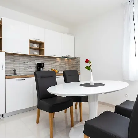 Mateo Apartment